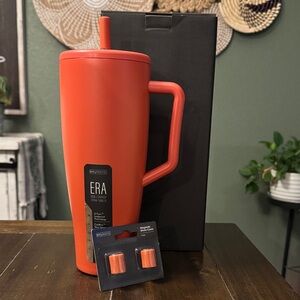 BruMate Era 40 oz. Straw Tumbler with straw covers in Cedar! New!